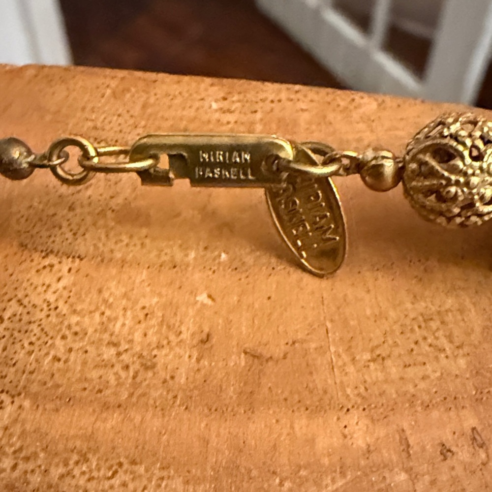 MIRIAM HASKELL Signed Elegant Gold Beaded Necklace - Picture 5 of 6